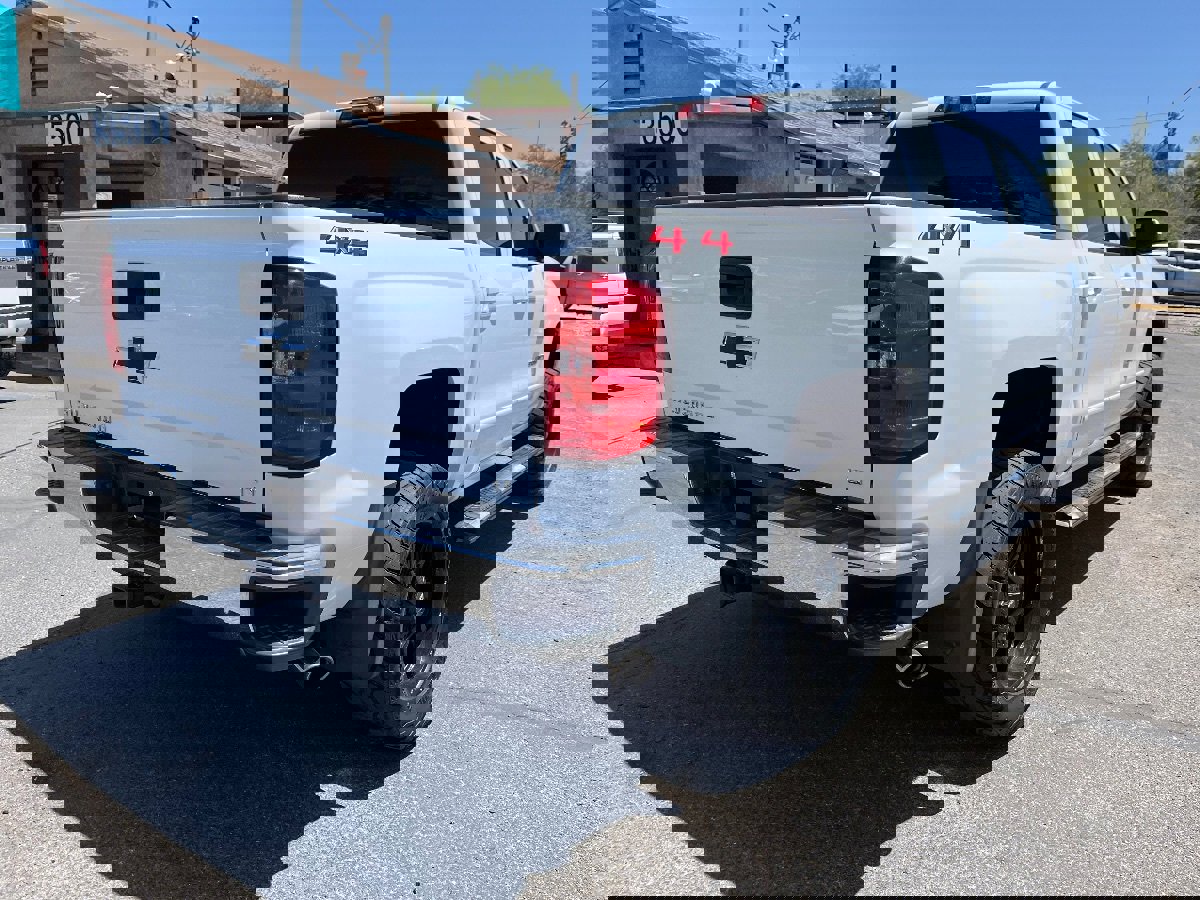 Used 2018 Chevrolet Silverado 1500 LT w/ All Star Edition AWD/4WD image 3