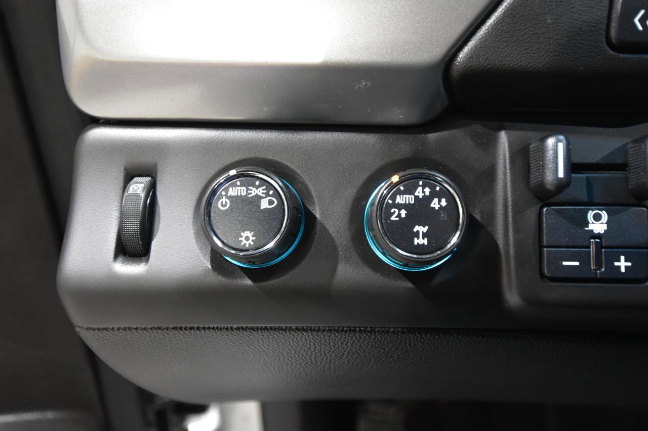 Used 2015 Chevrolet Suburban LT AWD/4WD image 18