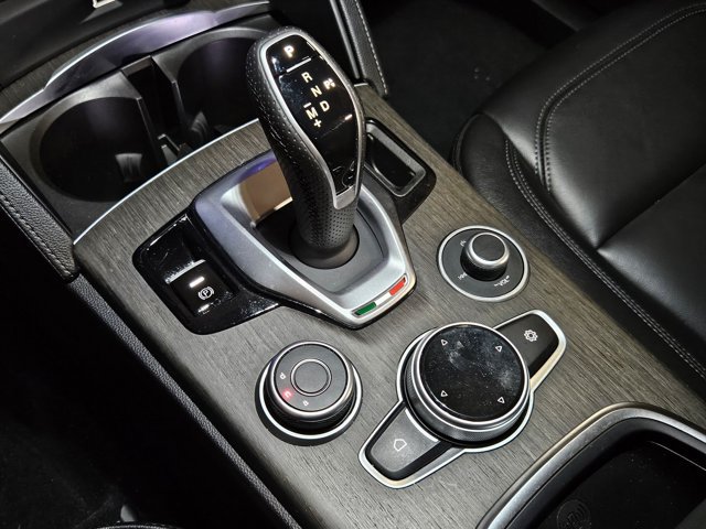 Used 2022 Alfa Romeo Stelvio Ti AWD/4WD image 11
