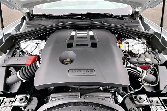 Used 2025 Jaguar F-PACE R-Dynamic S image 28