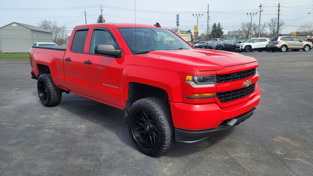 Used 2018 Chevrolet Silverado 1500 Custom w/ Custom Convenience Package AWD/4WD image 16