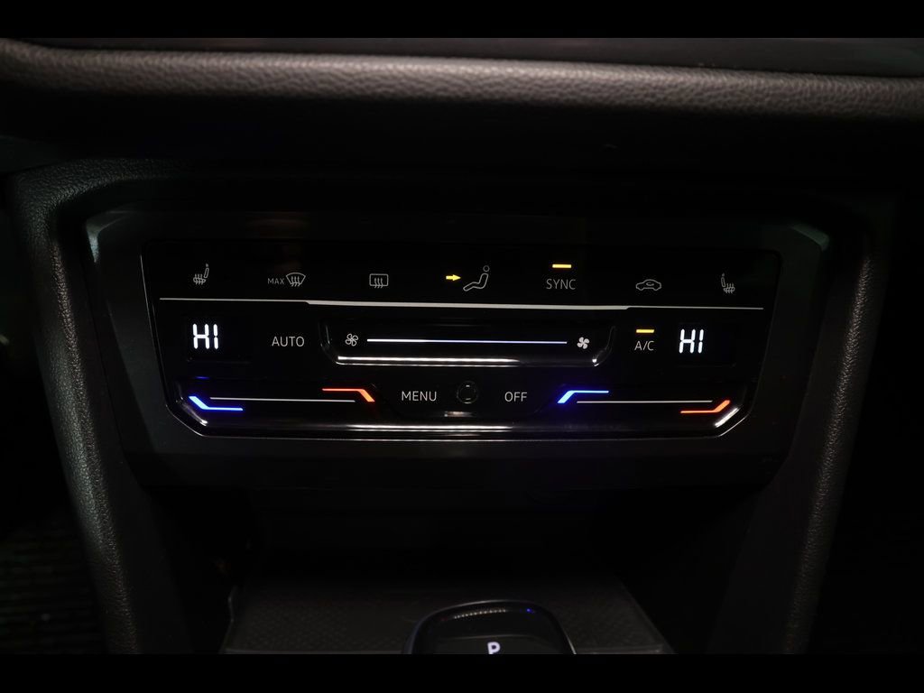 Used 2024 Volkswagen Tiguan SE FWD image 25