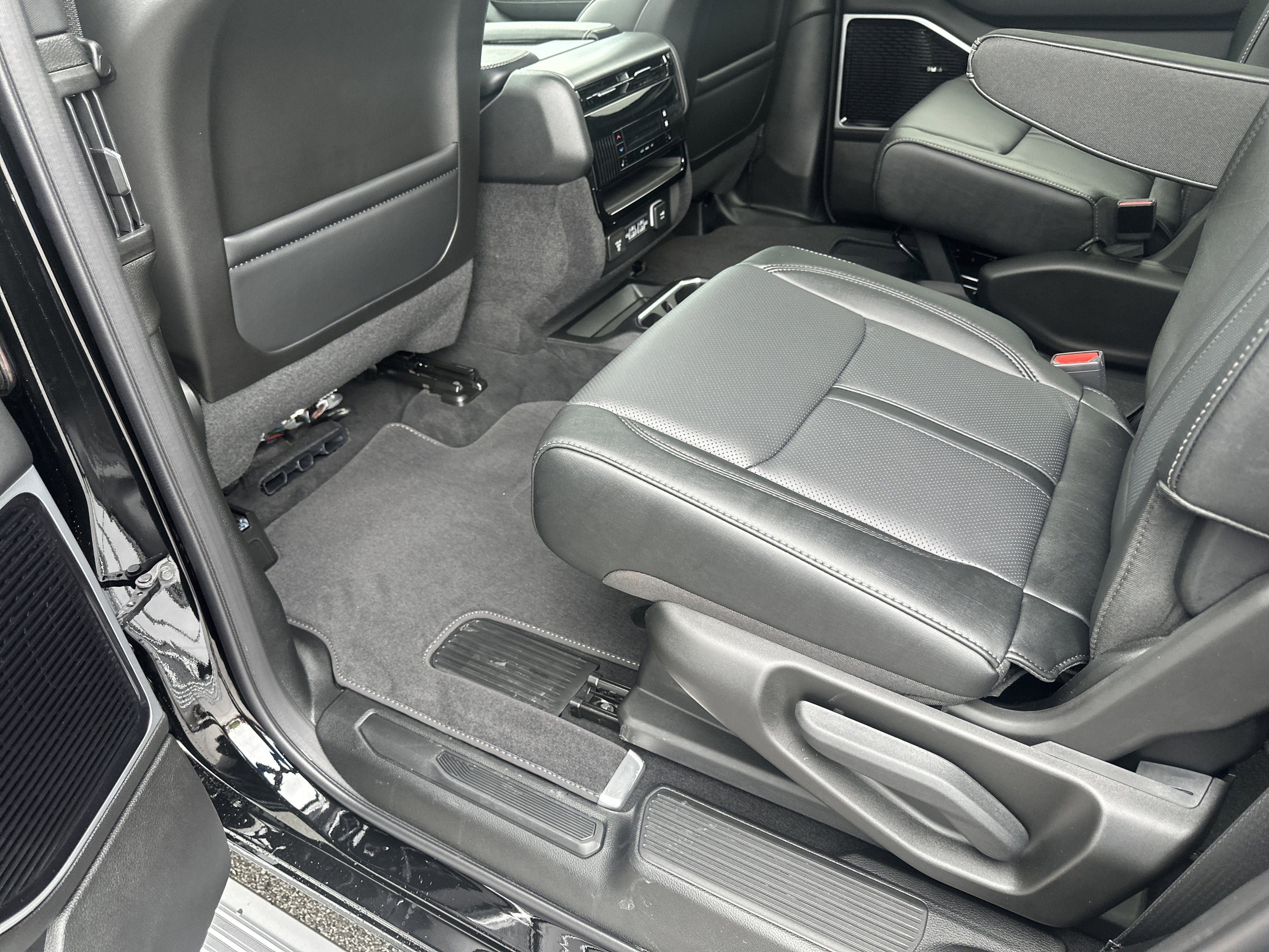 New 2026 Jeep Grand Wagoneer L Limited AWD/4WD image 19