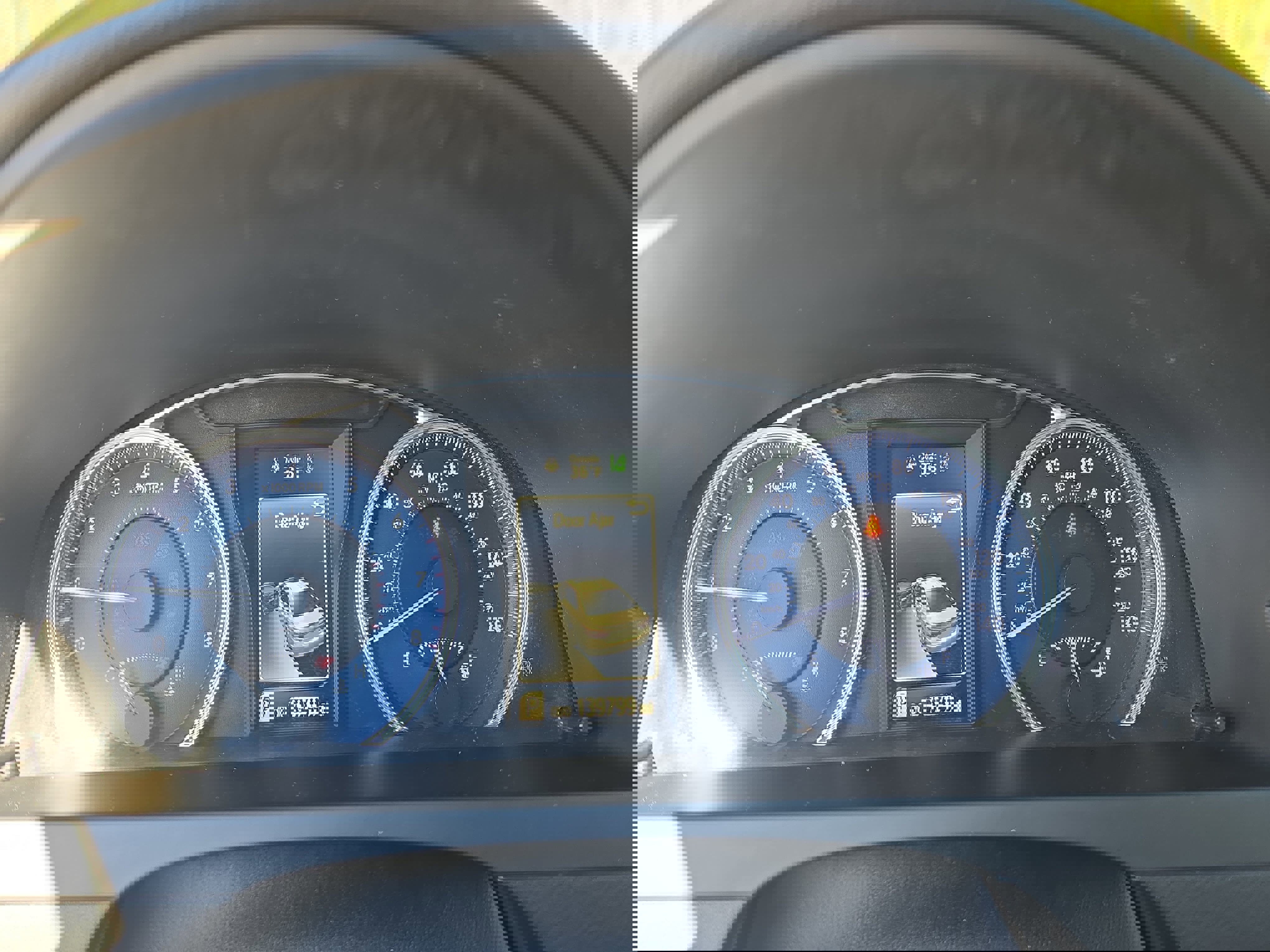 Used 2015 Toyota Camry XLE w/ Advanced Technology Package image 18