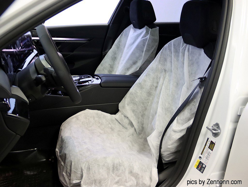 Used 2026 BMW 550e xDrive w/ Executive Package image 11