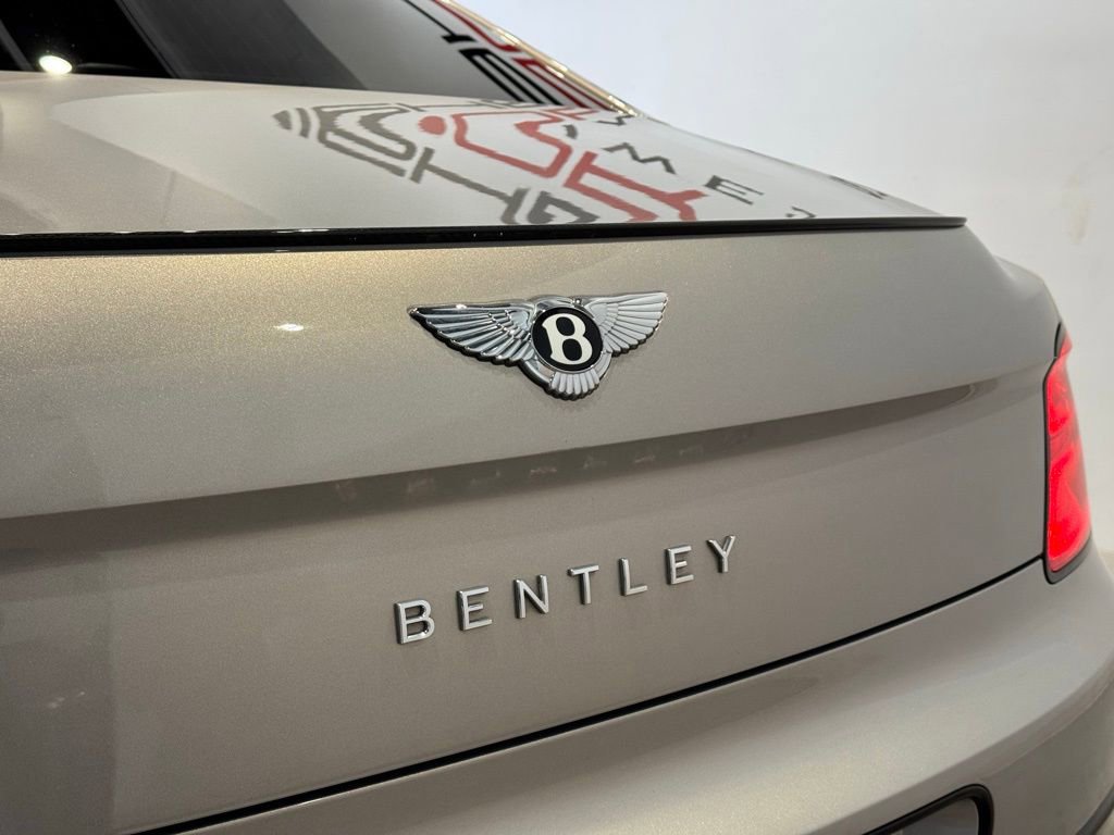 Used 2022 Bentley Flying Spur V8 image 11