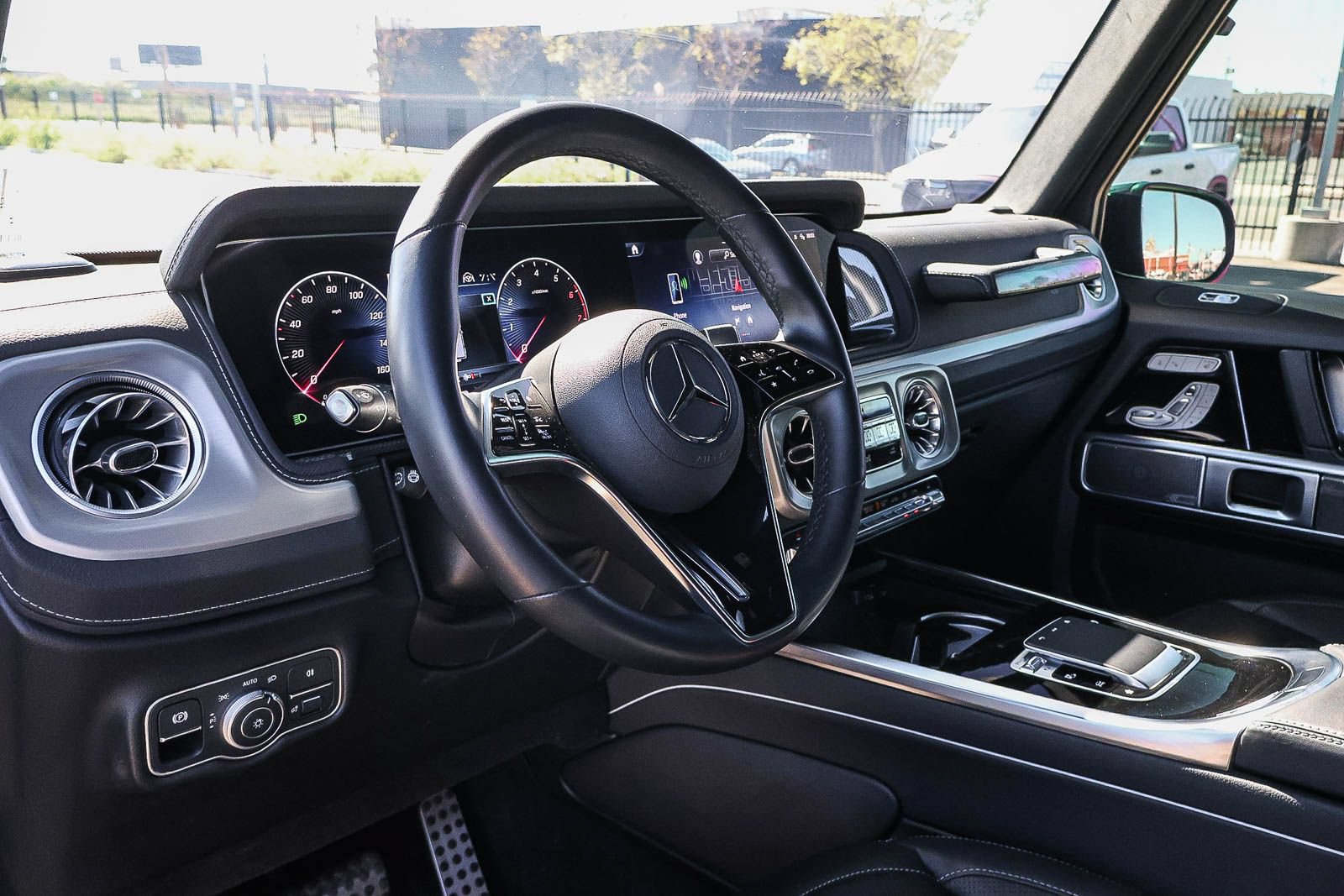 Used 2025 Mercedes-Benz G 550 image 34