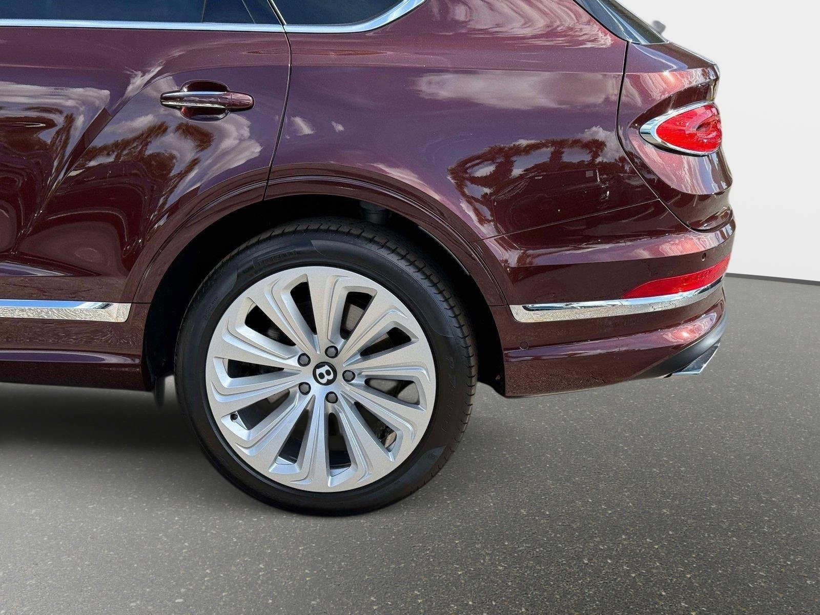 Used 2022 Bentley Bentayga image 15