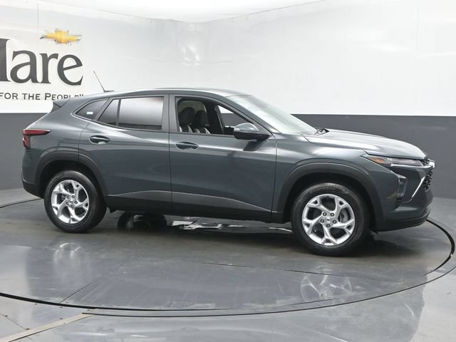 New 2026 Chevrolet Trax LS w/ LS Convenience Package FWD image 27