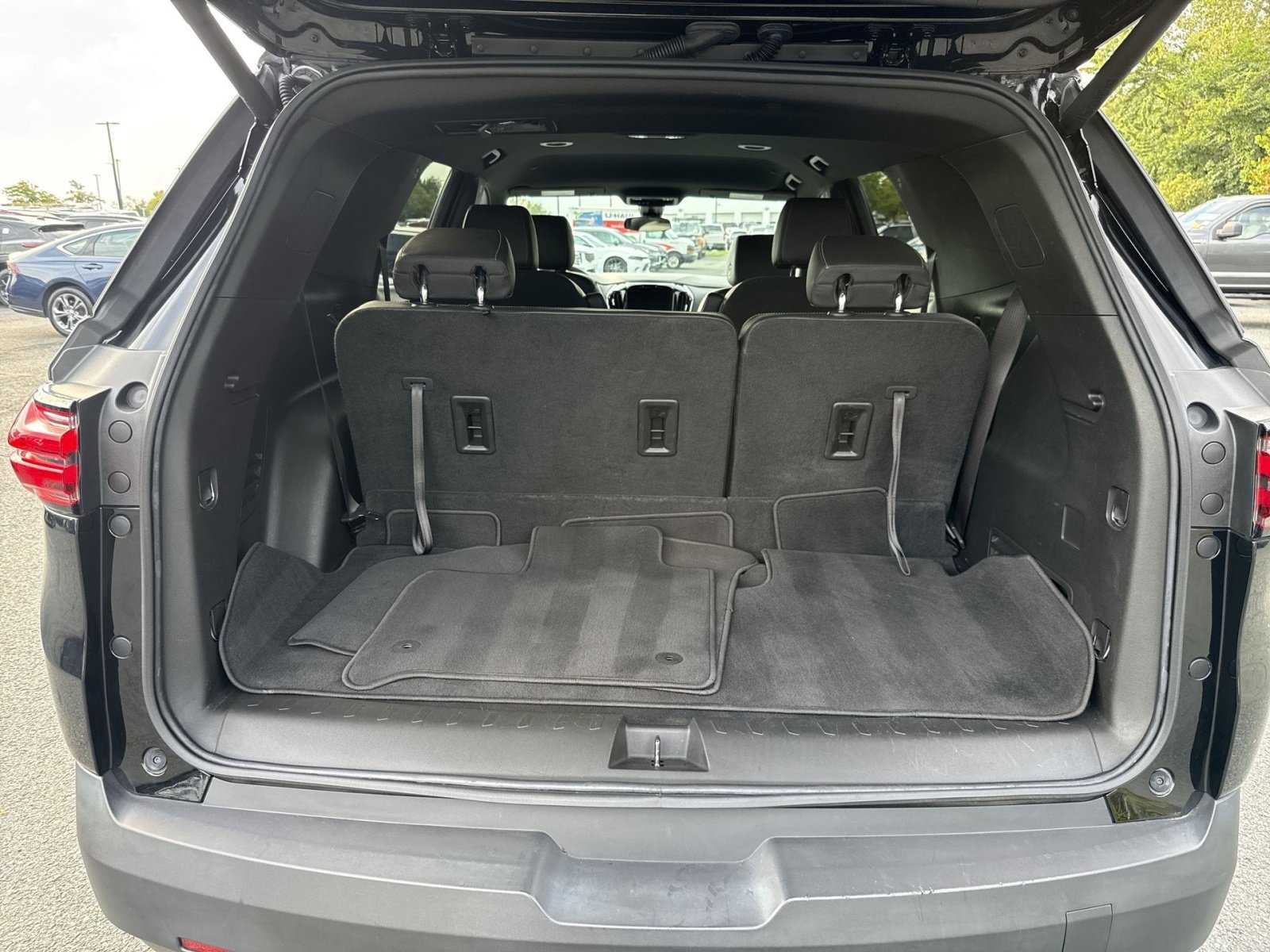 Used 2023 Chevrolet Traverse LT AWD/4WD image 27