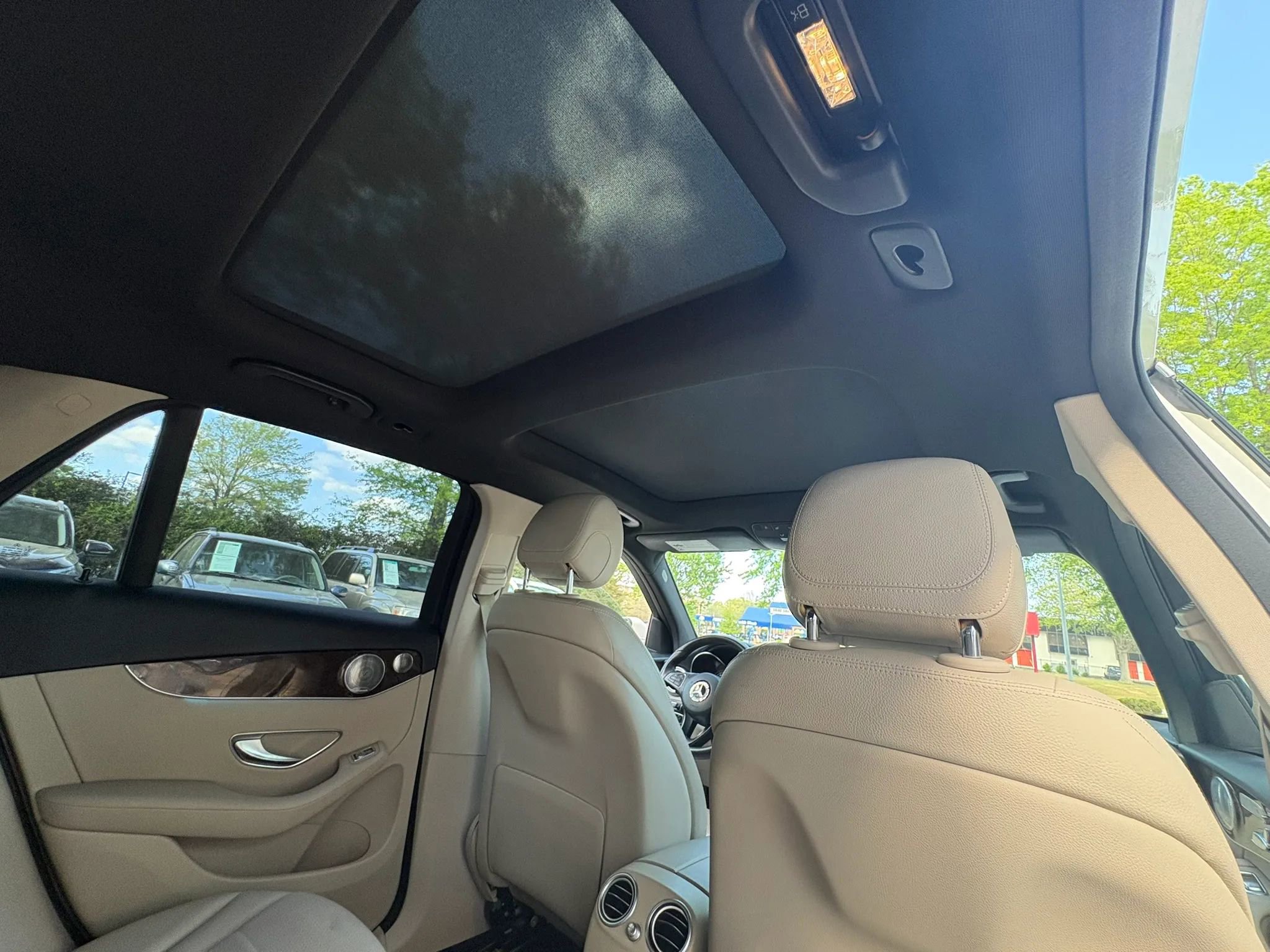 Used 2018 Mercedes-Benz GLC 300 4MATIC image 17