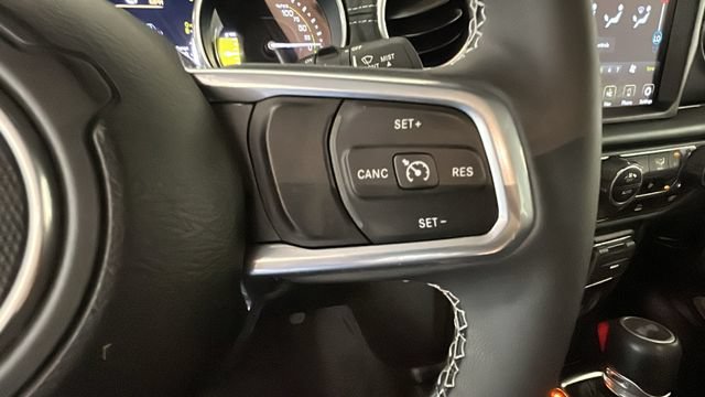 Used 2023 Jeep Wrangler Unlimited Sahara w/ Cold Weather Group AWD/4WD image 16