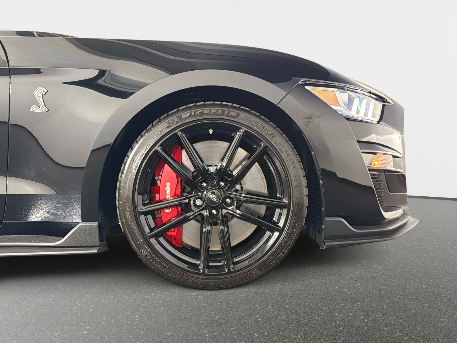 Used 2022 Ford Mustang Shelby GT500 w/ Technology Package RWD image 23
