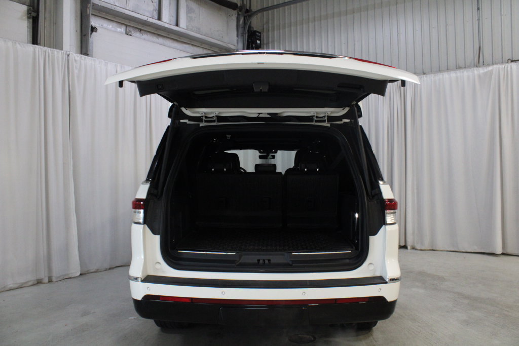 Used 2024 Lincoln Navigator L Reserve AWD/4WD image 31