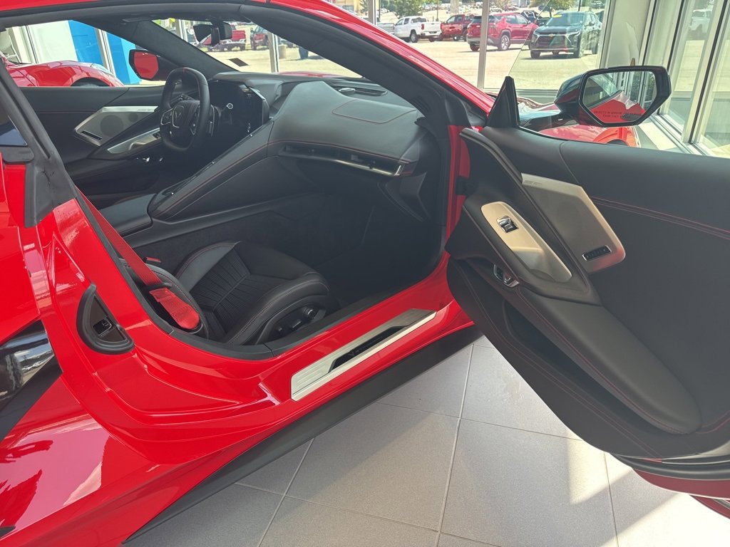 Used 2023 Chevrolet Corvette Stingray Premium Cpe w/ Z51 Performance Package image 8