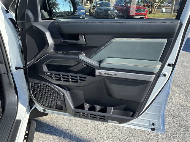 Used 2025 Toyota 4Runner Trailhunter image 33
