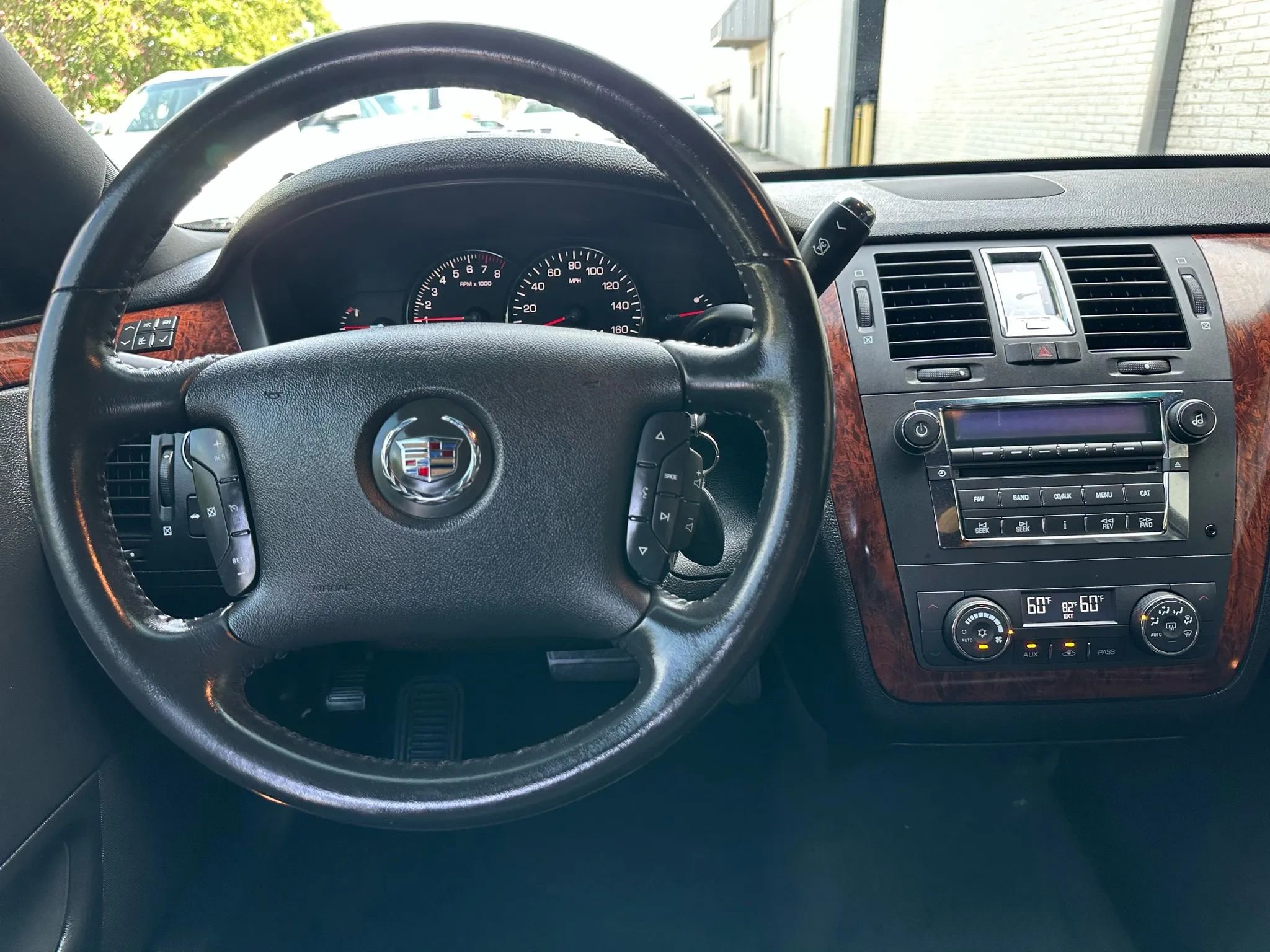 Used 2006 Cadillac DTS image 32