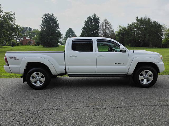 Used 2013 Toyota Tacoma 4x4 Double Cab w/ TRD Sport Pkg image 5
