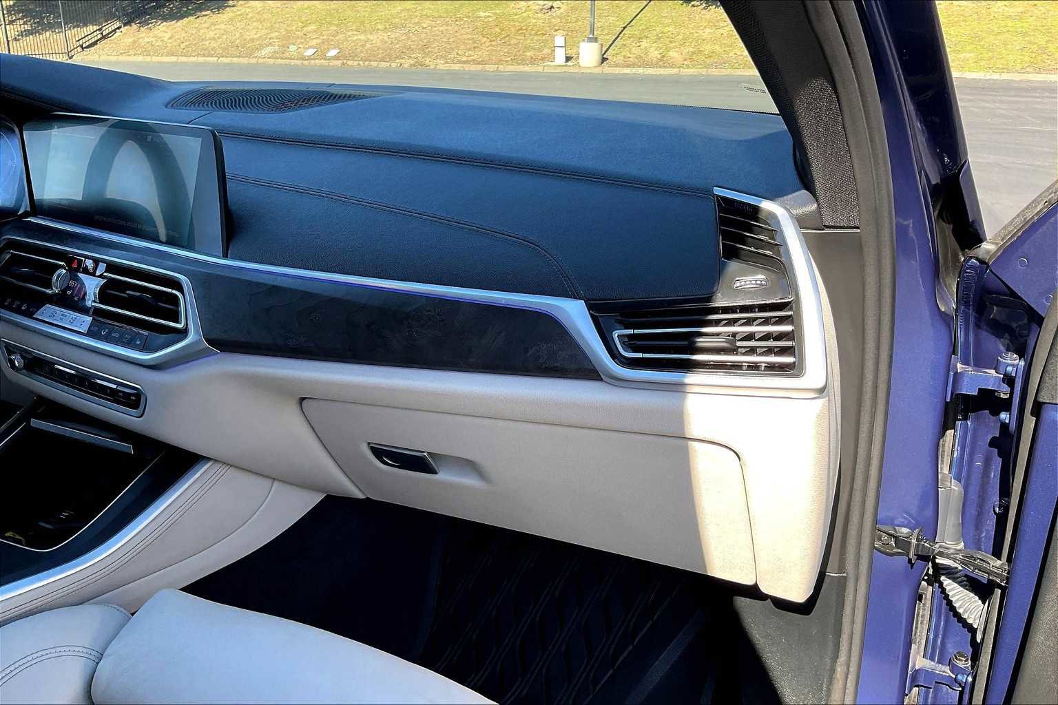 Used 2022 BMW X5 xDrive40i w/ M Sport Package image 19