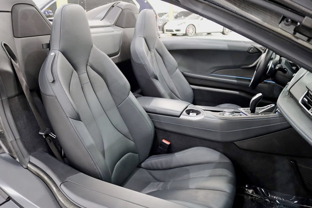 Used 2019 BMW i8 Roadster AWD/4WD image 29