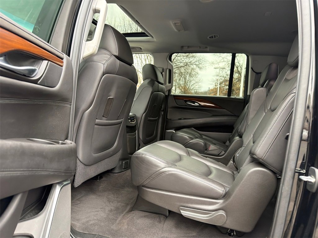 Used 2020 Cadillac Escalade ESV Luxury image 22
