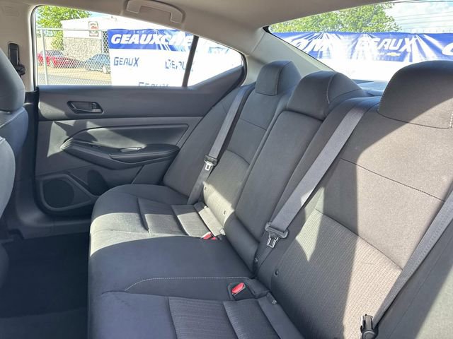 Used 2025 Nissan Altima 2.5 SV FWD image 32