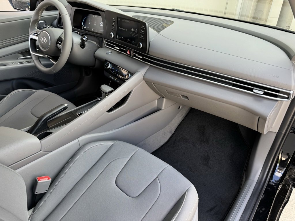 New 2025 Hyundai Elantra Sport image 15
