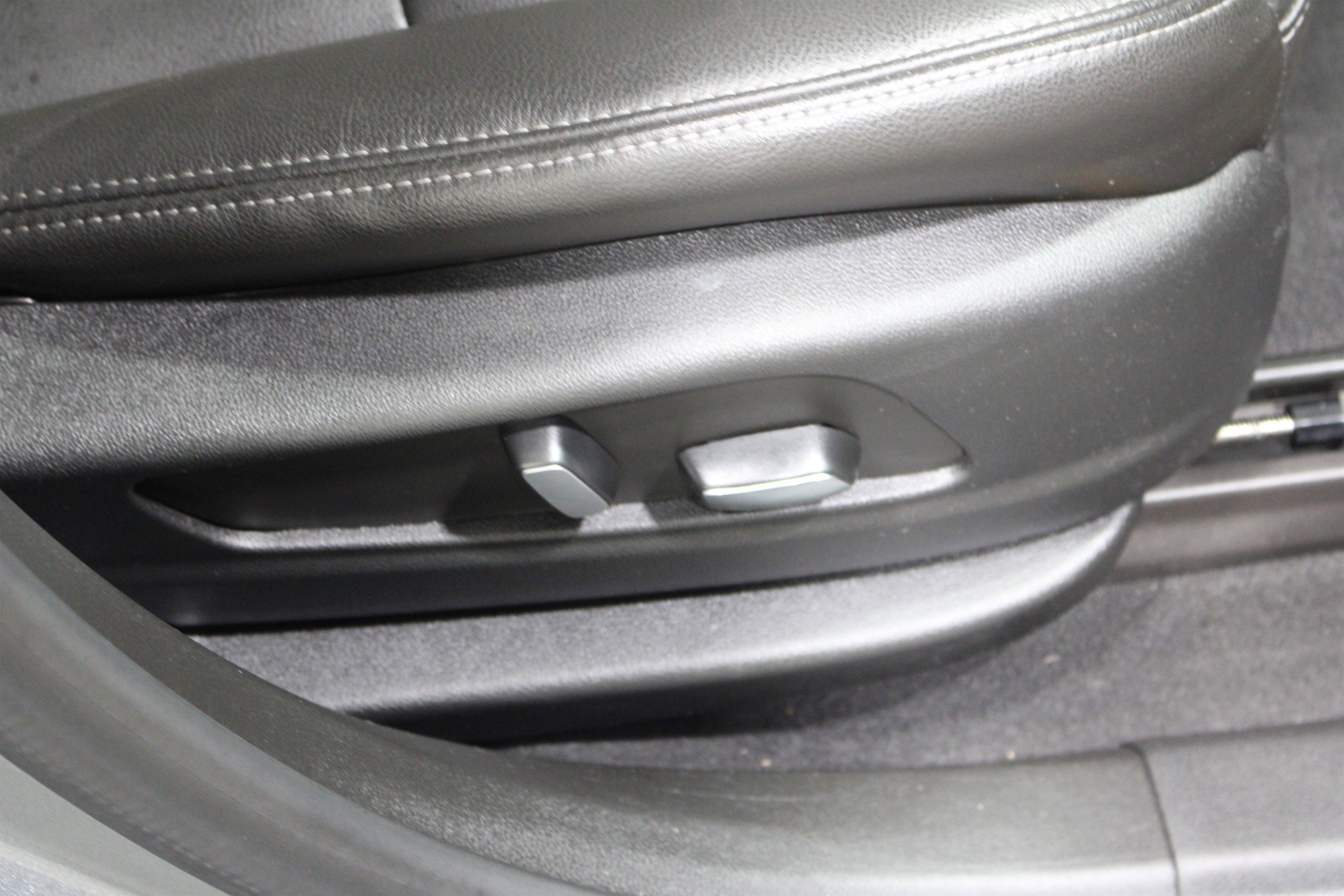 Certified 2024 Cadillac XT6 Luxury image 29