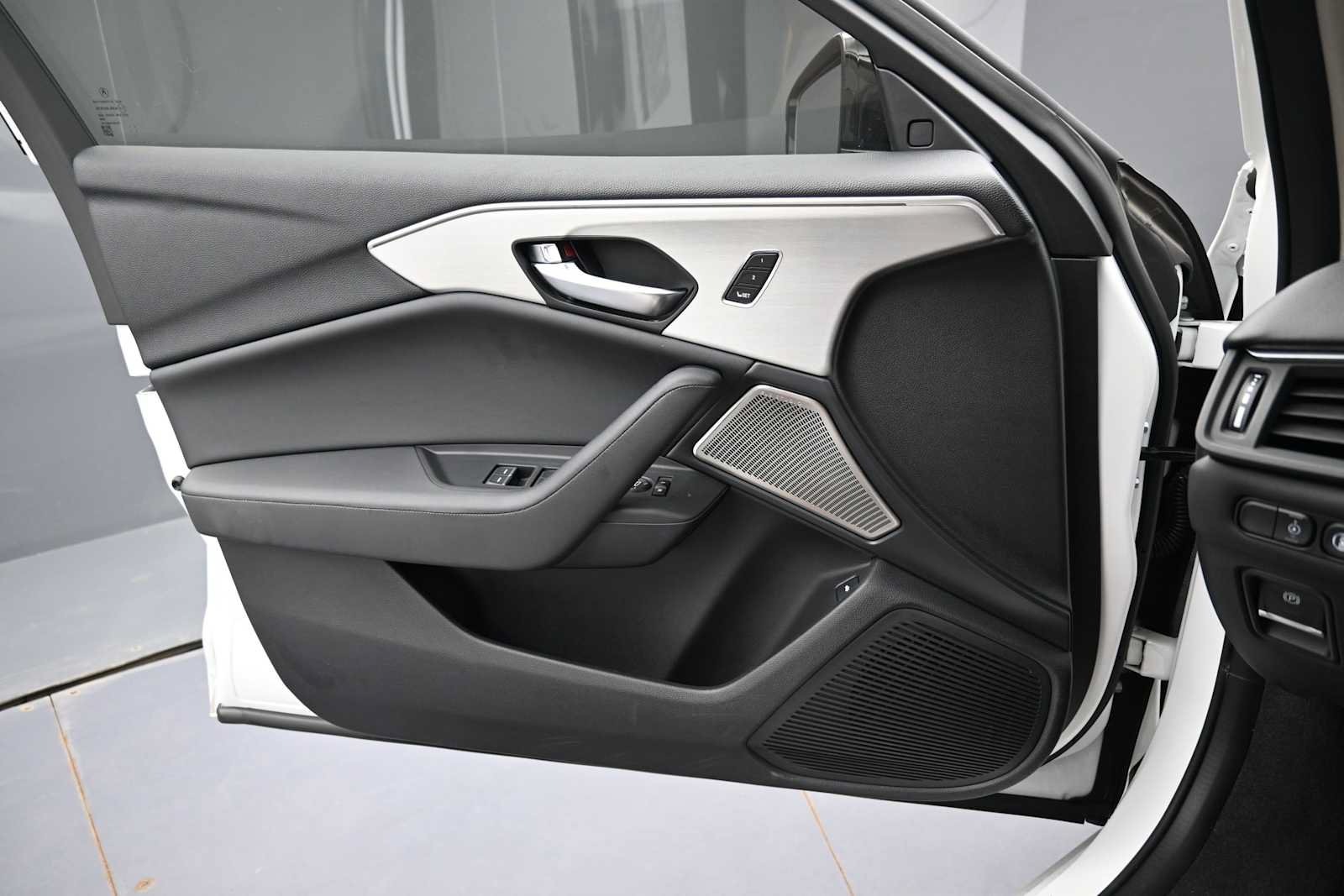 Used 2023 Acura TLX w/ Technology Package FWD image 12