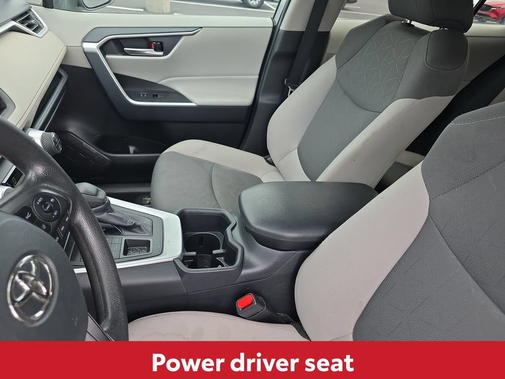 Used 2025 Toyota RAV4 XLE AWD/4WD image 17