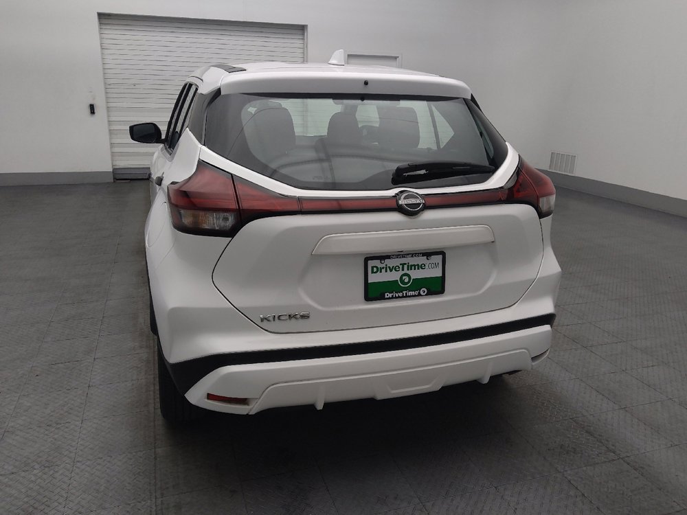 Used 2022 Nissan Kicks S image 6