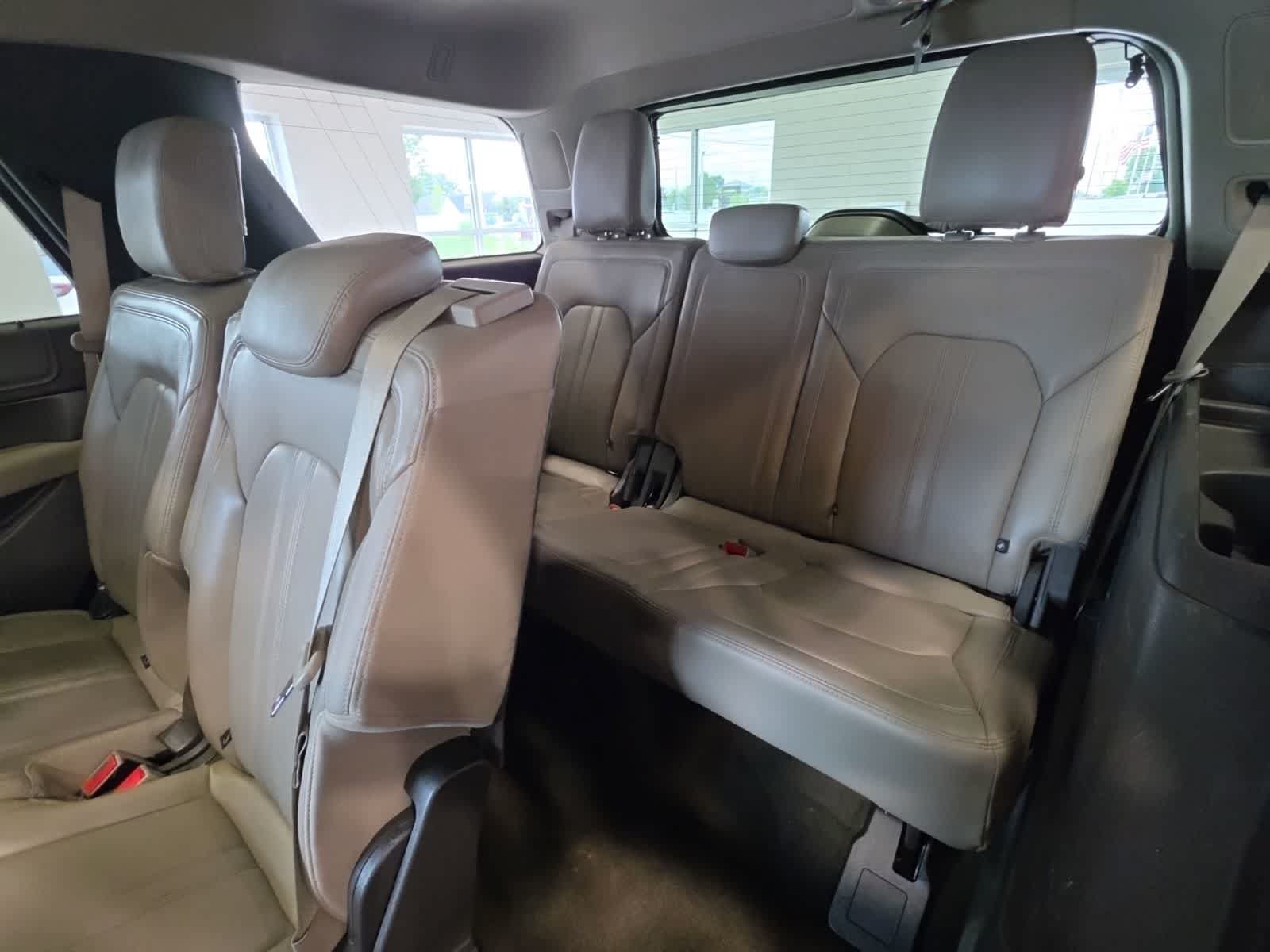 Used 2019 Ford Expedition Limited w/ Equipment Group 301A AWD/4WD image 35