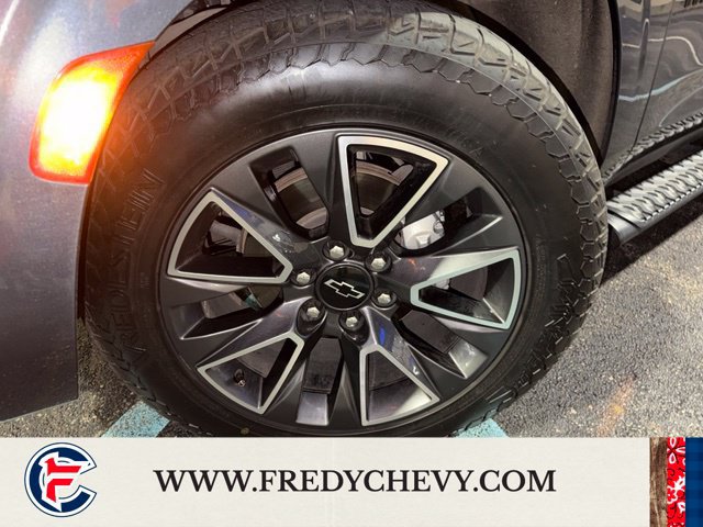 Used 2021 Chevrolet Tahoe Z71 w/ Z71 Off-Road Package AWD/4WD image 20