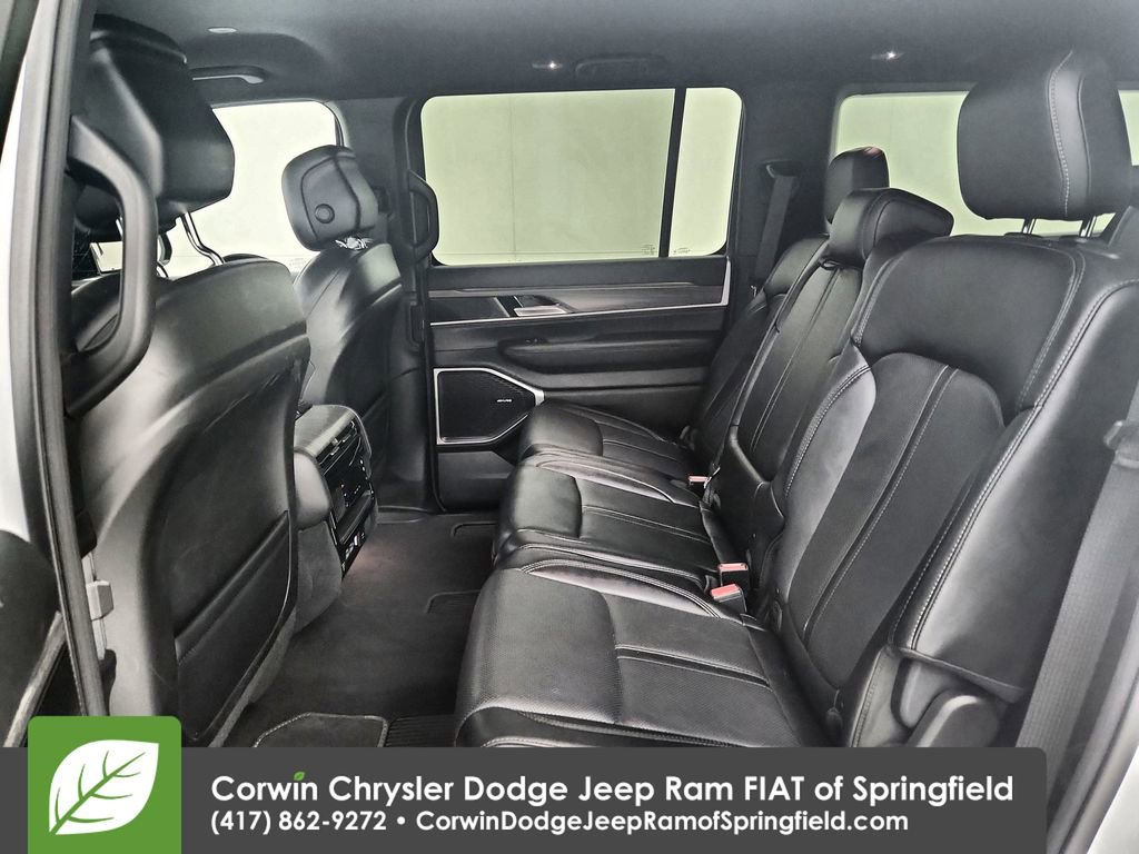 Used 2024 Jeep Wagoneer L Series II w/ Flexible Seating Group image 31