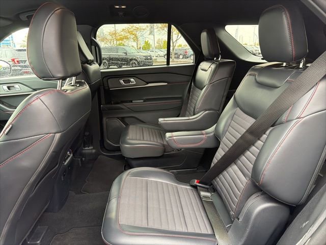 Used 2025 Ford Explorer ST-Line image 17