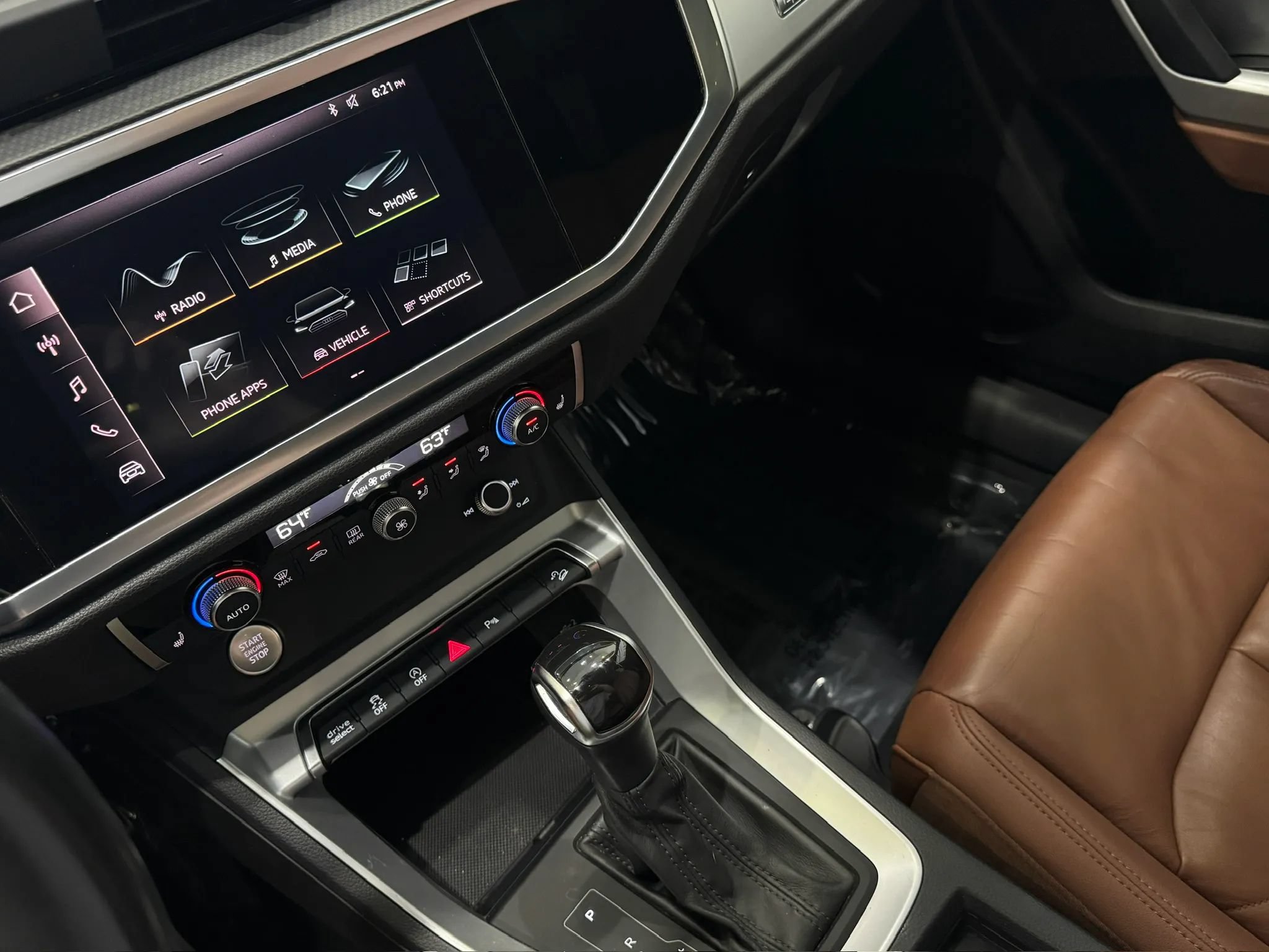 Used 2019 Audi Q3 2.0T Premium w/ Convenience Package AWD/4WD image 18