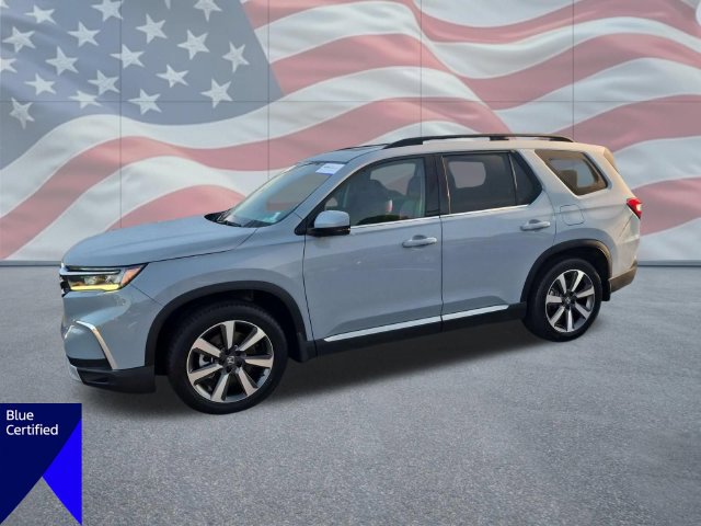 Used 2025 Honda Pilot Touring image 7