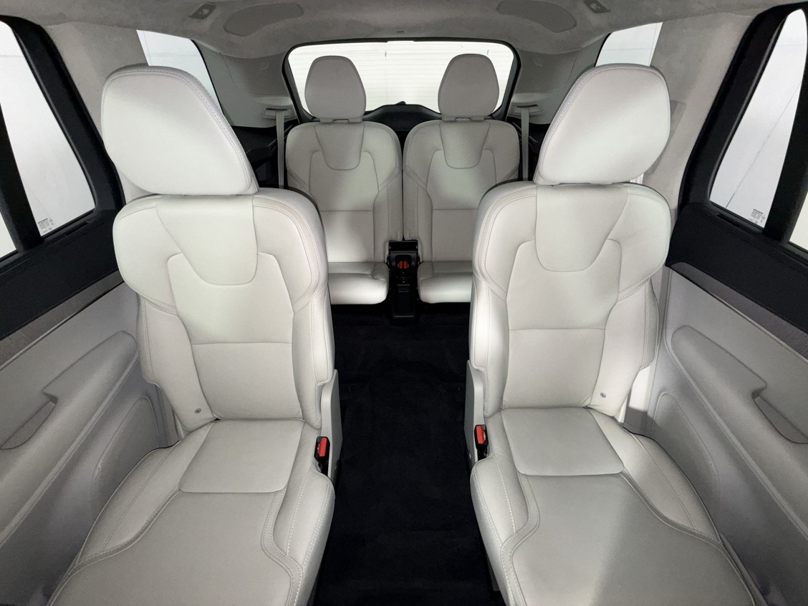 Used 2023 Volvo XC90 T8 Ultimate AWD/4WD image 24