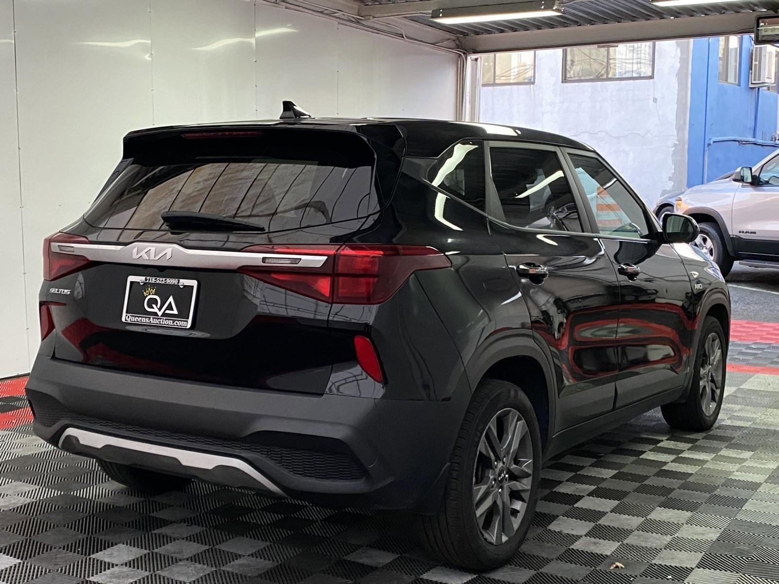 Used 2023 Kia Seltos LX AWD/4WD image 6