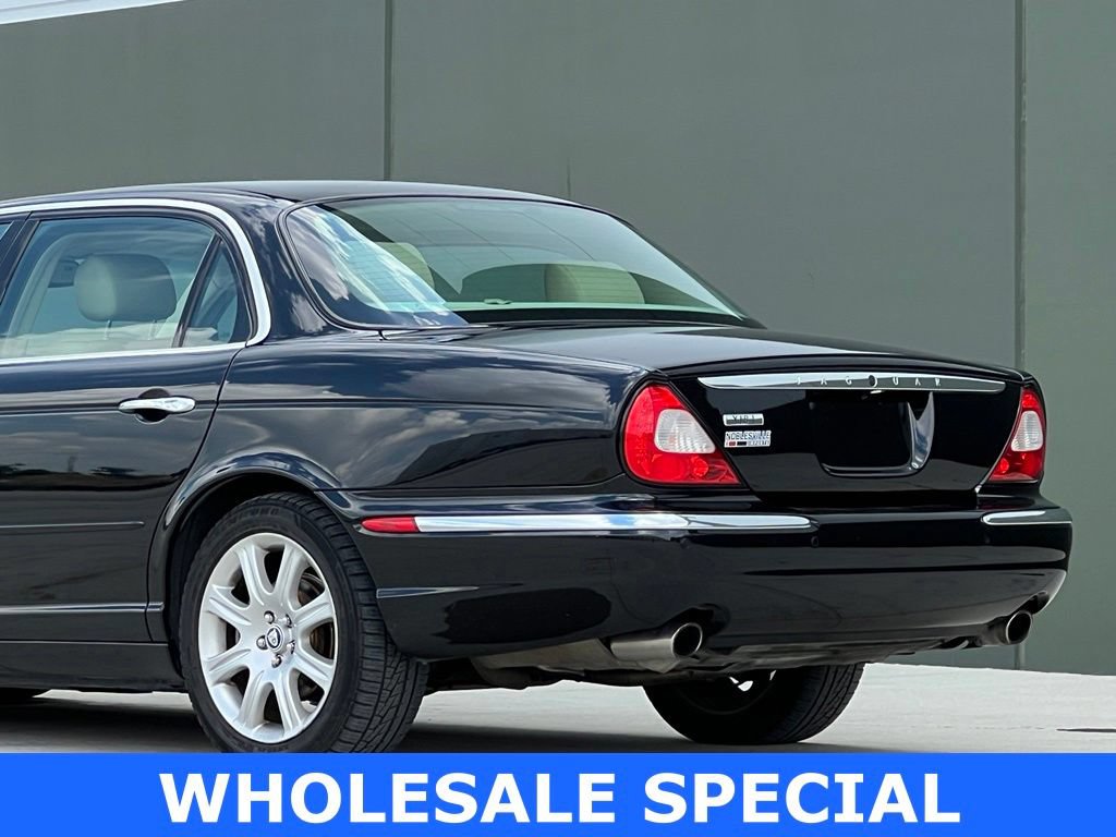 Used 2005 Jaguar XJ8 RWD image 8