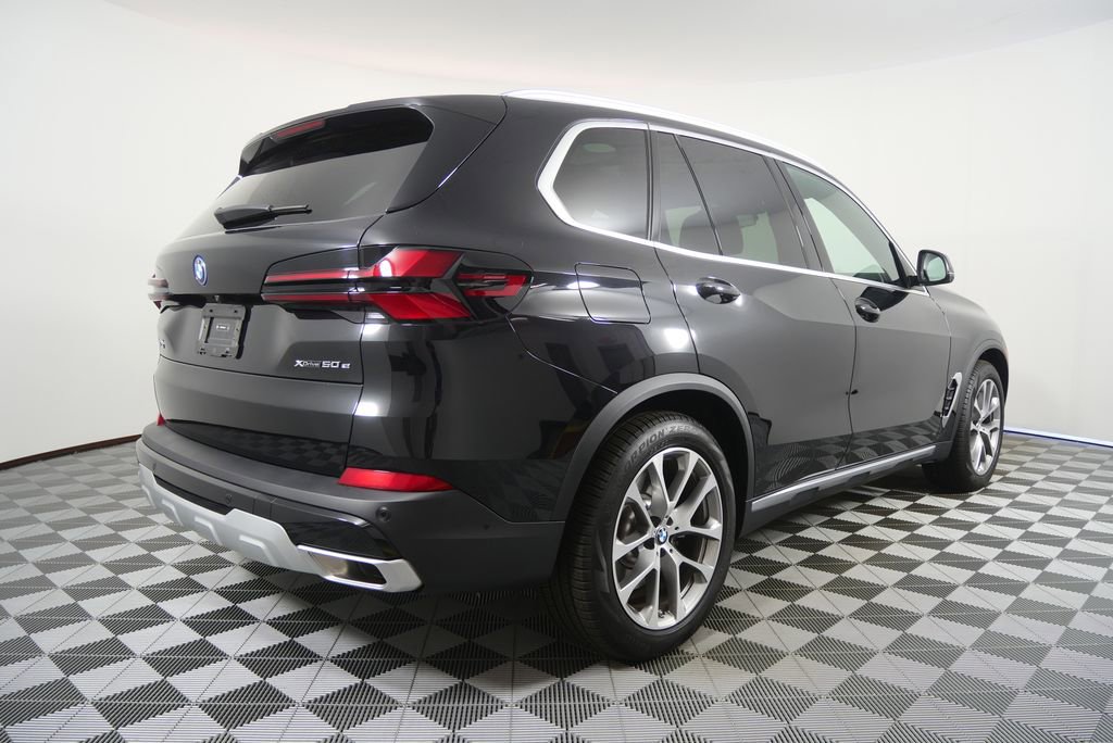 Used 2026 BMW X5 xDrive50e AWD/4WD image 3