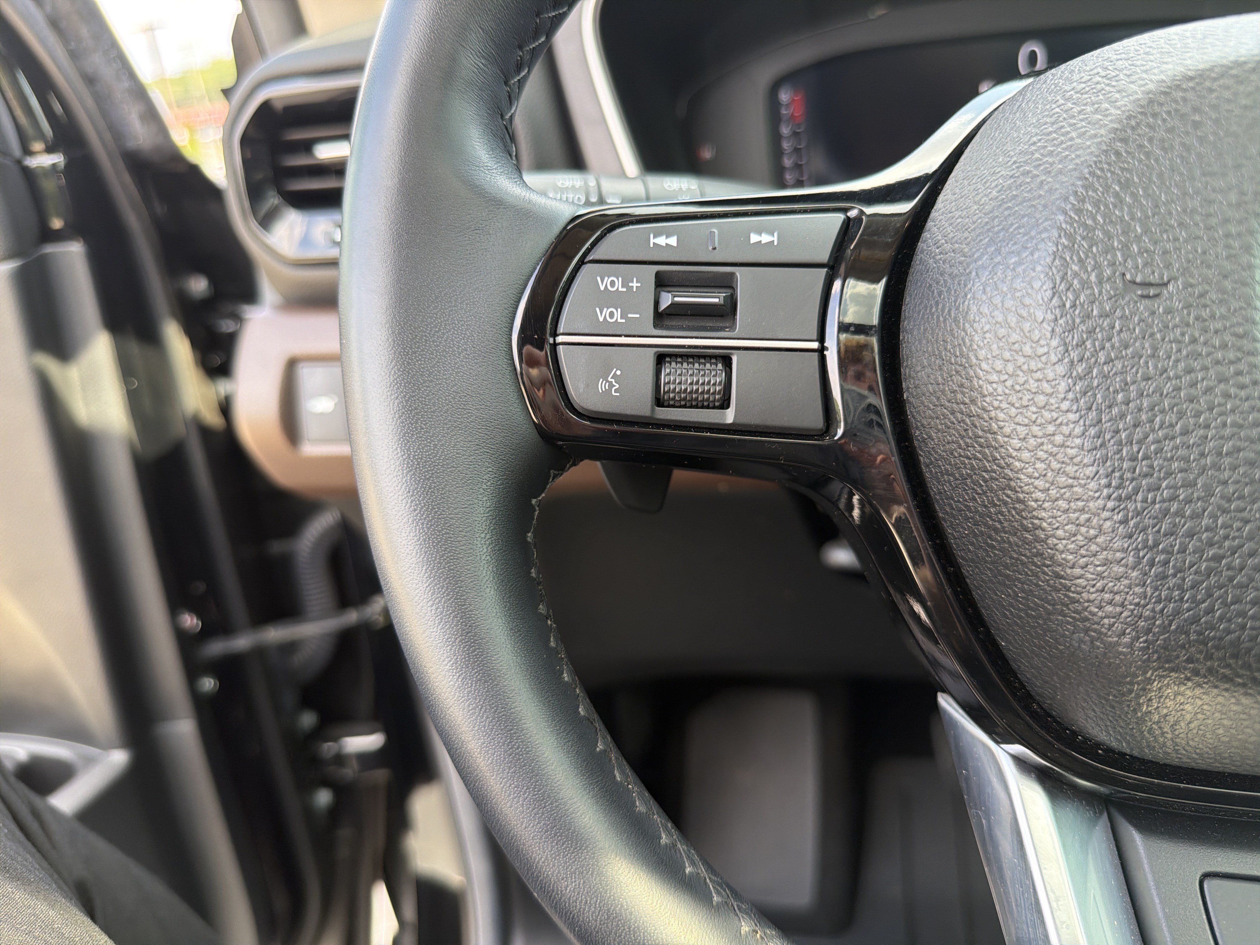 Used 2025 Honda Pilot Elite image 19