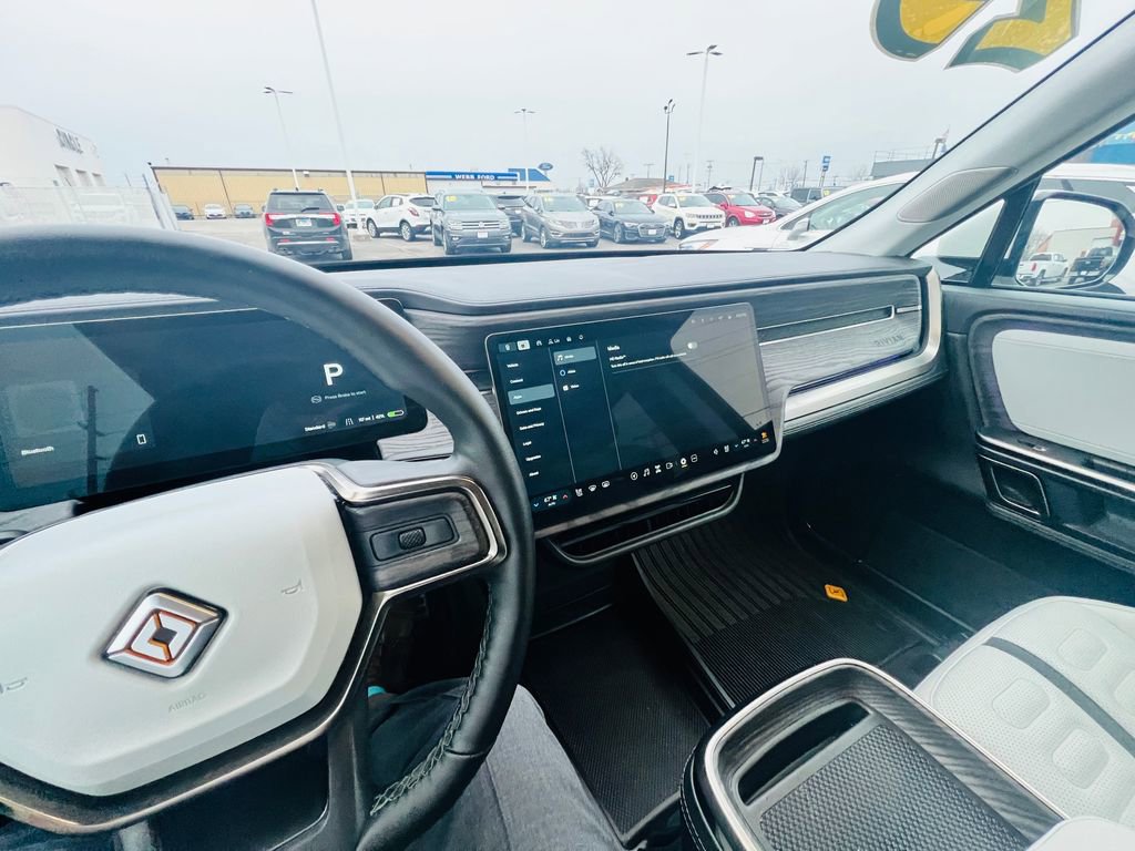 Used 2023 Rivian R1S Adventure image 15