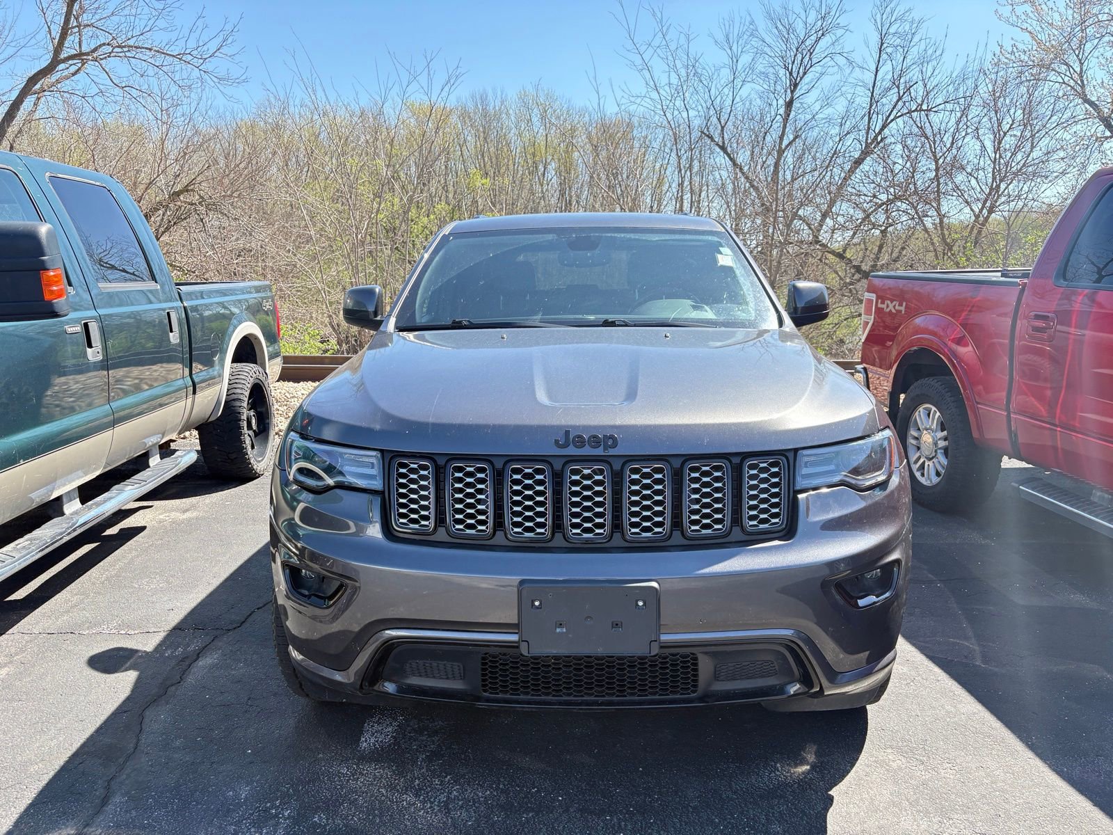Used 2020 Jeep Grand Cherokee Altitude image 2
