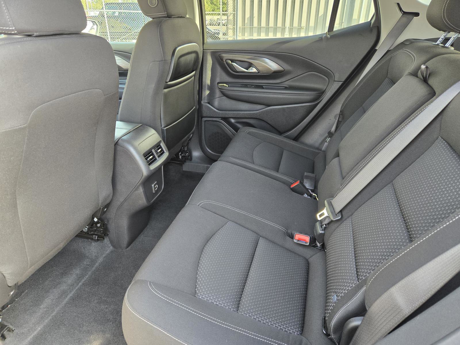 Used 2024 GMC Terrain SLE image 25
