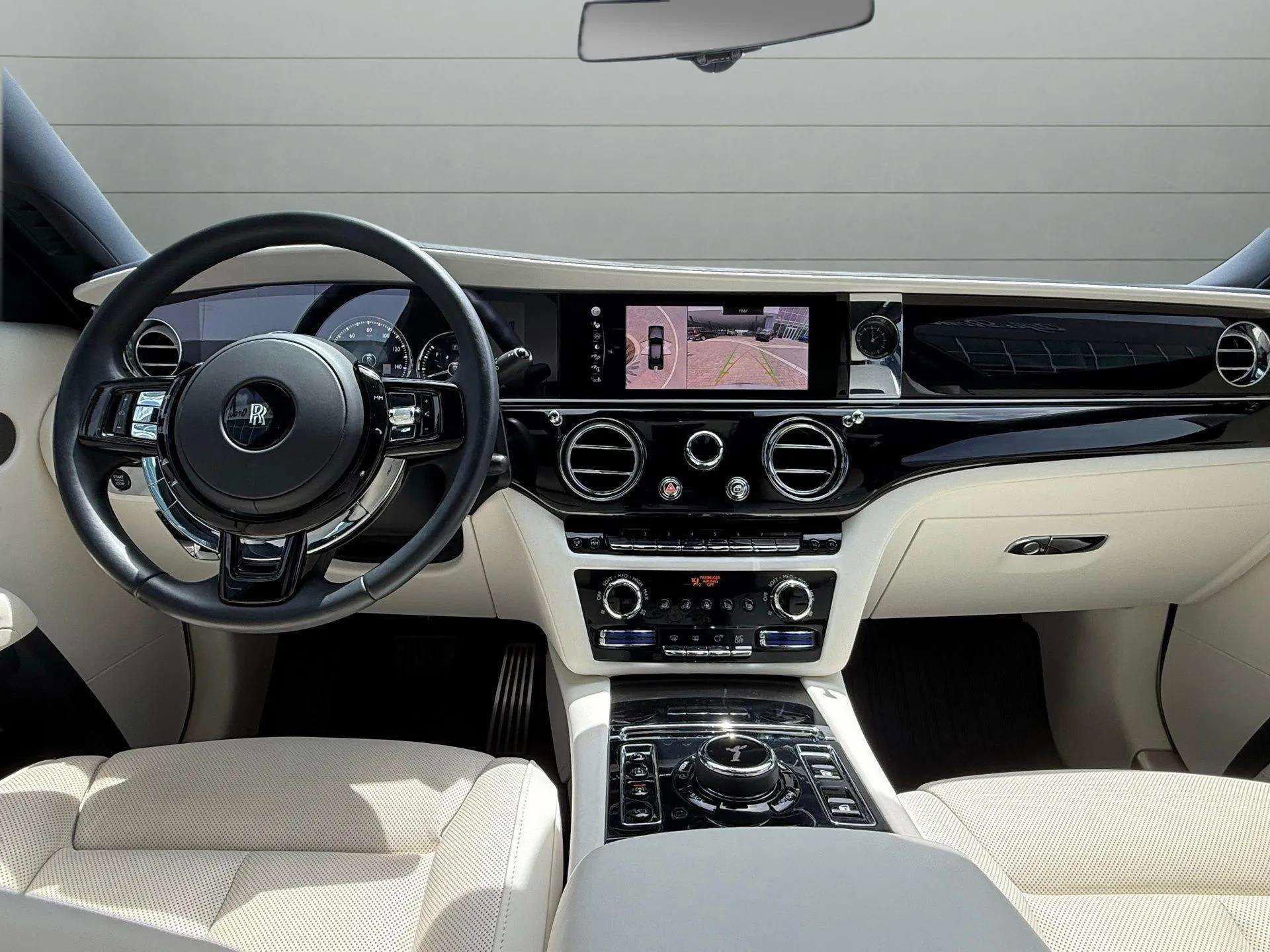Used 2022 Rolls-Royce Ghost AWD/4WD image 35
