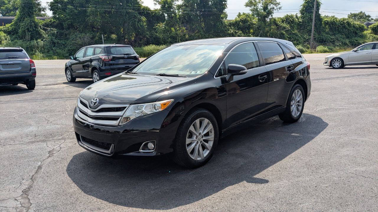 Used 2015 Toyota Venza LE AWD/4WD image 3
