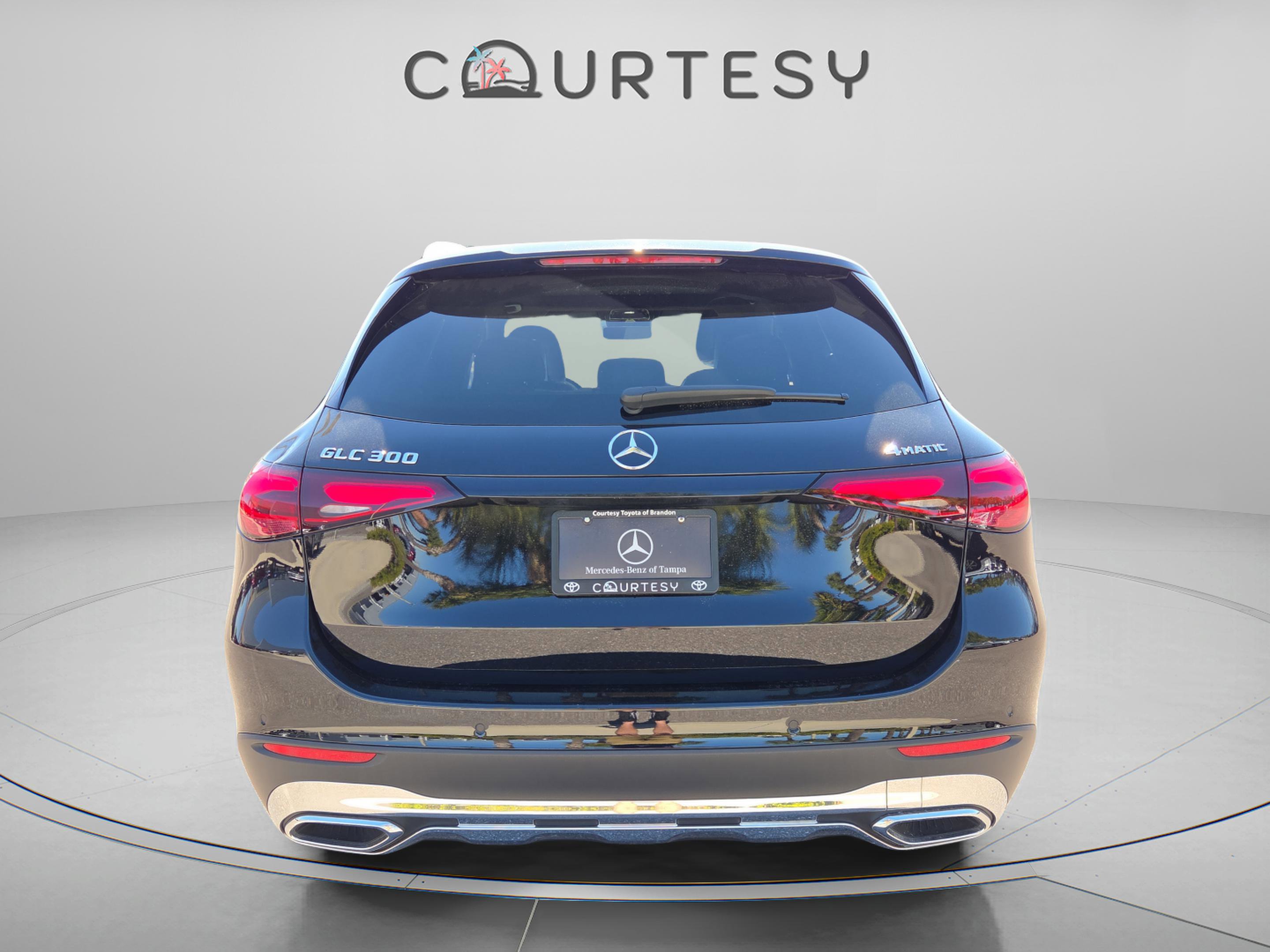 Used 2024 Mercedes-Benz GLC 300 GLC 300 4MATIC image 5