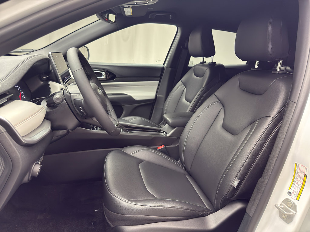 New 2026 Jeep Compass Limited image 7