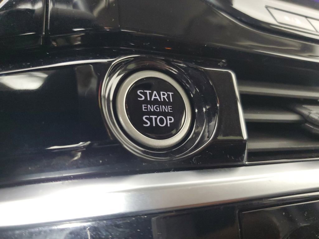 Used 2023 Nissan Pathfinder SL image 32